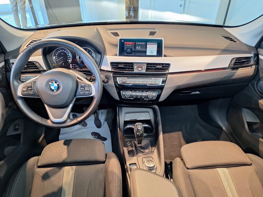 BMW X1 sDrive18iA