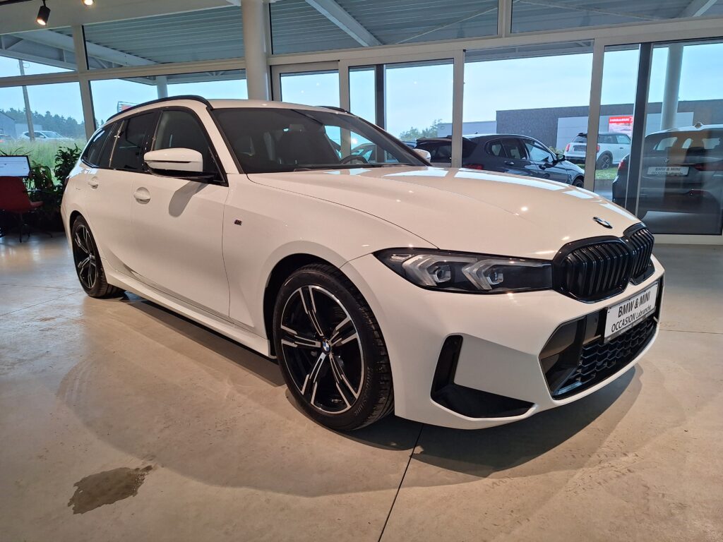BMW 318Das TOURING sDrive M-SPORT
