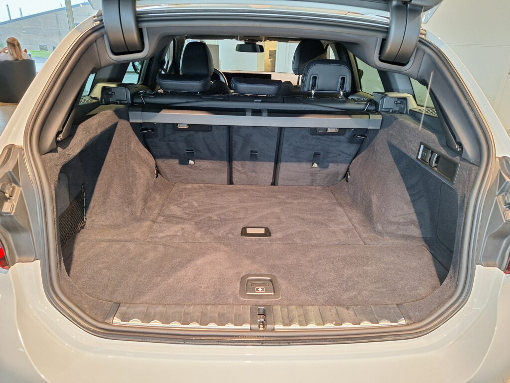 BMW 318Das TOURING sDrive M-SPORT