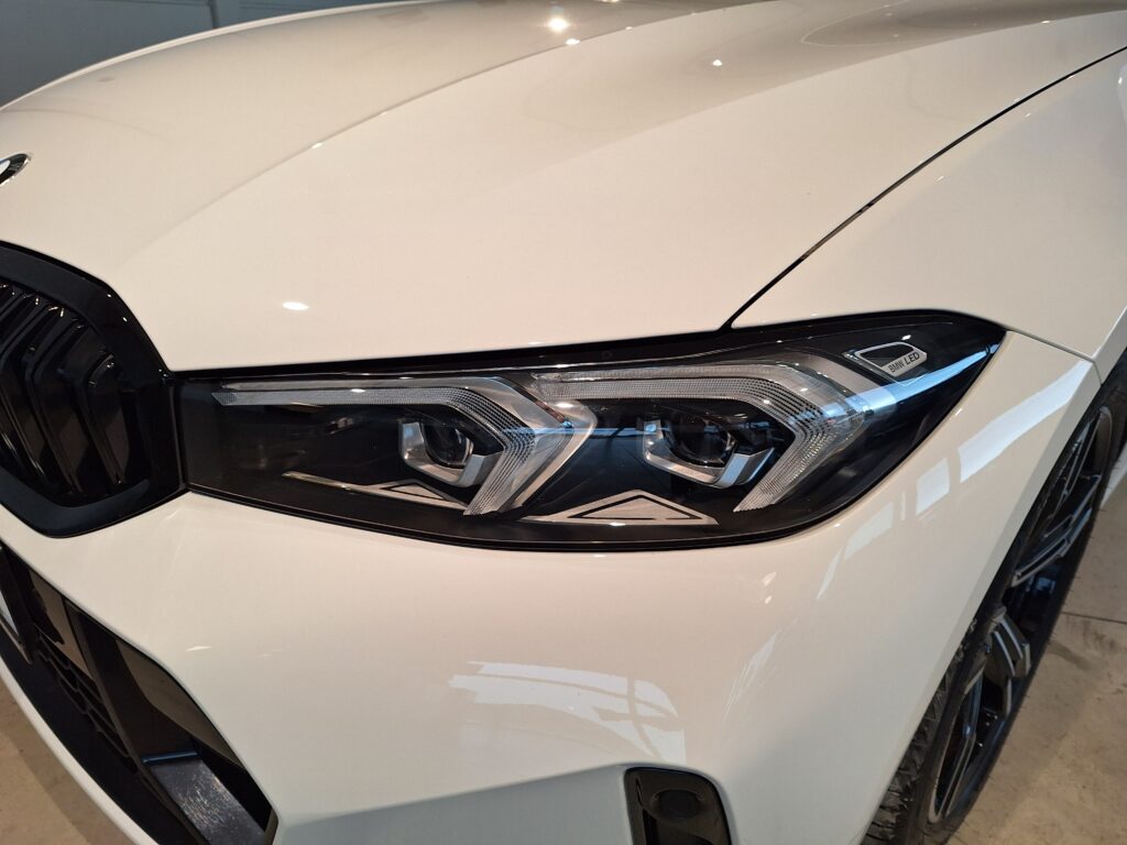 BMW 318Das TOURING sDrive M-SPORT