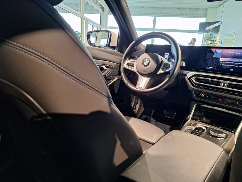 BMW 318Das TOURING sDrive M-SPORT
