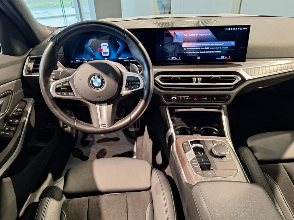 BMW 318Das TOURING sDrive M-SPORT