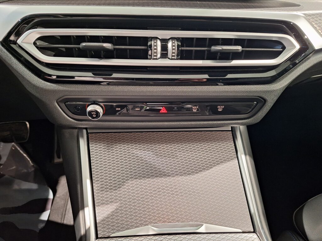 BMW 318Das TOURING sDrive M-SPORT