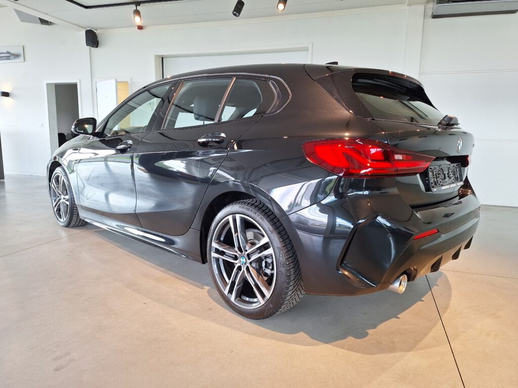 118IA sDrive M-SPORT