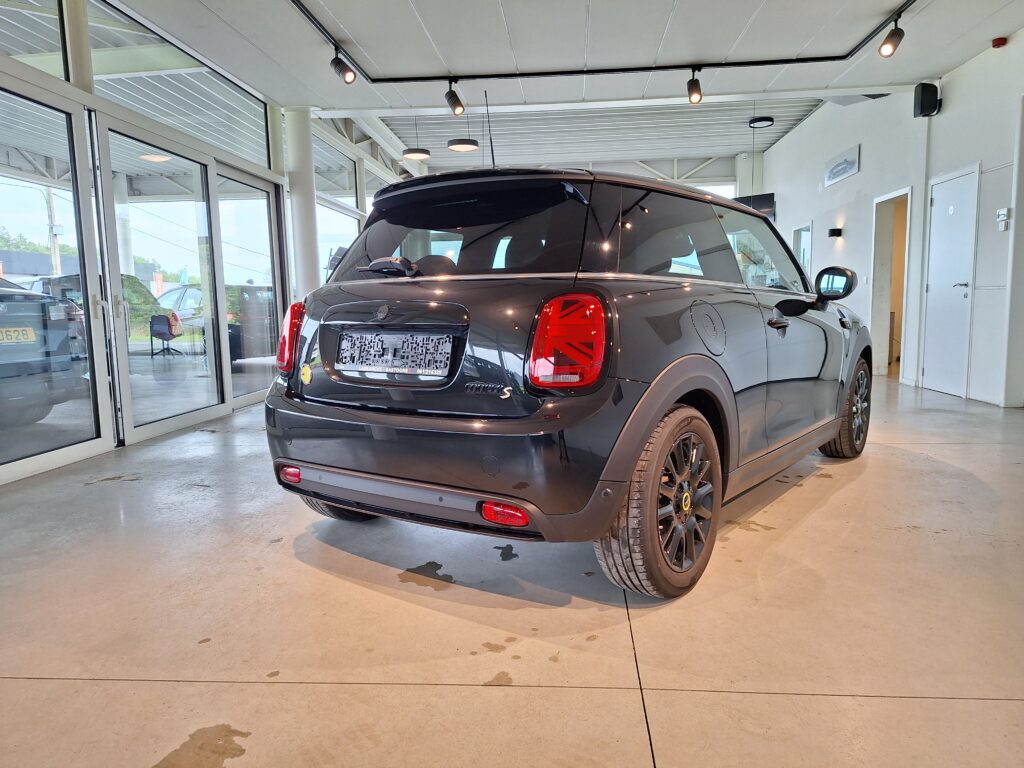 MINI COOPER SE ELECTRIQUE ( 240KM d’autonomie)