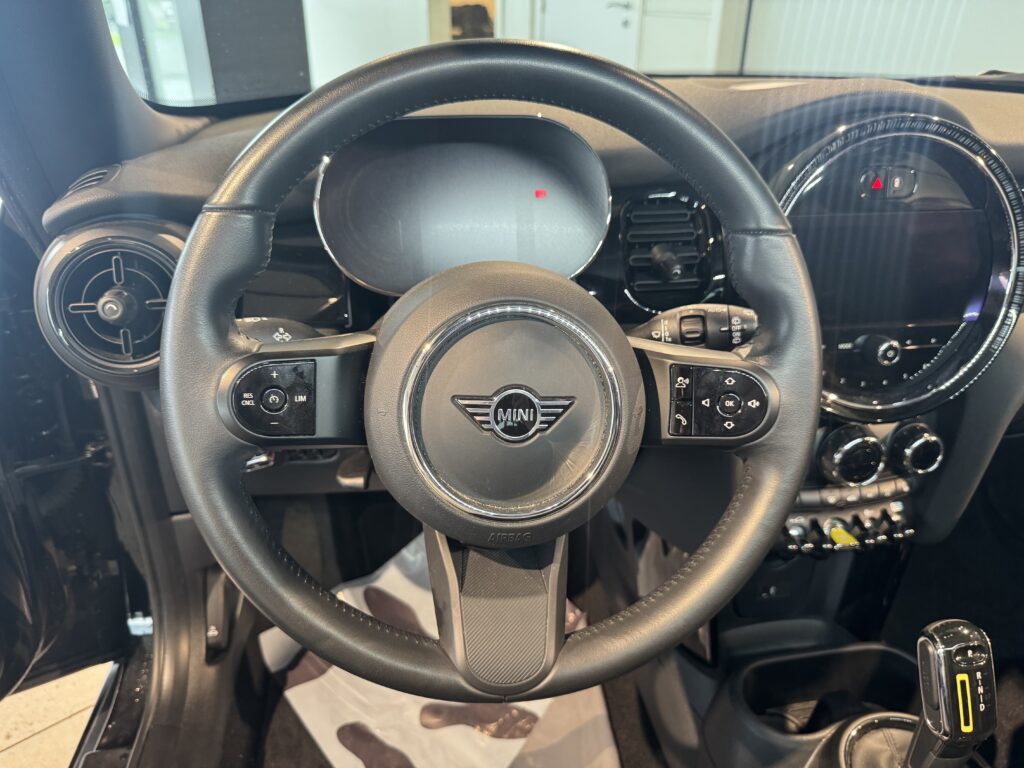 MINI COOPER SE ELECTRIQUE ( 240KM d’autonomie)