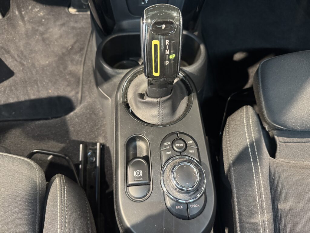 MINI COOPER SE ELECTRIQUE ( 240KM d’autonomie)