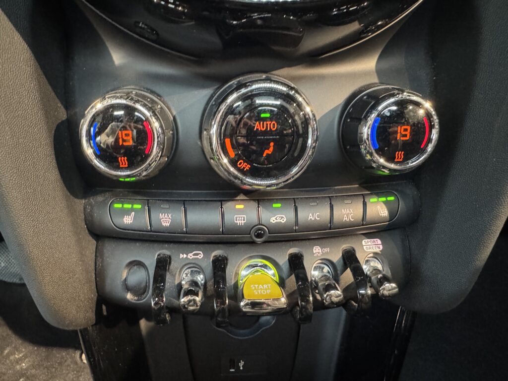 MINI COOPER SE ELECTRIQUE ( 240KM d’autonomie)