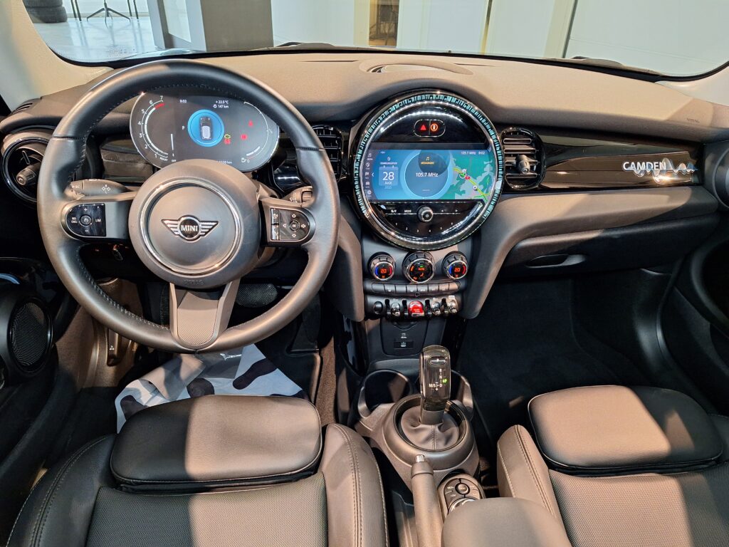 MINI COOPER CAMDEN EDITION