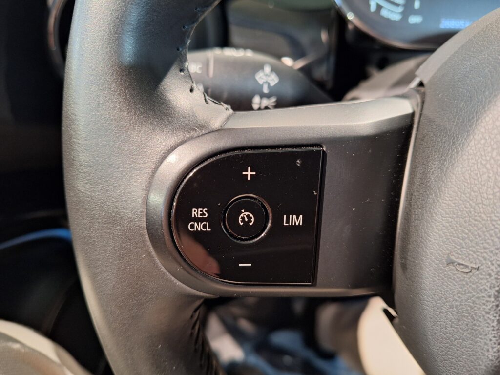 MINI COOPER CAMDEN EDITION